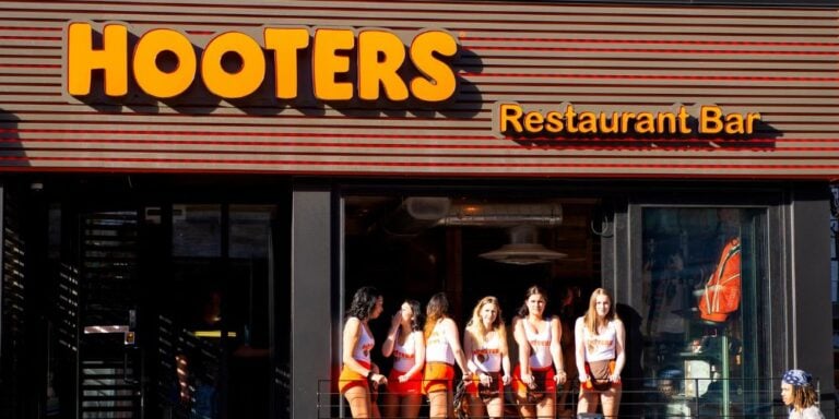 Sneaker shoppers discounts promotes goat