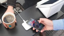 Does hooters take apple pay