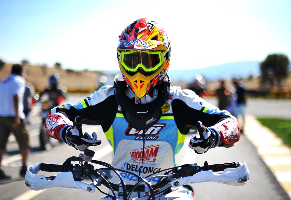 ≥ Saga 20, overnaadse sloep, spitsgatter. — Motorboten en Motorjachten ... ≥ Saga 20, overnaadse sloep, spitsgatter. — Motorboten en Motorjachten ...